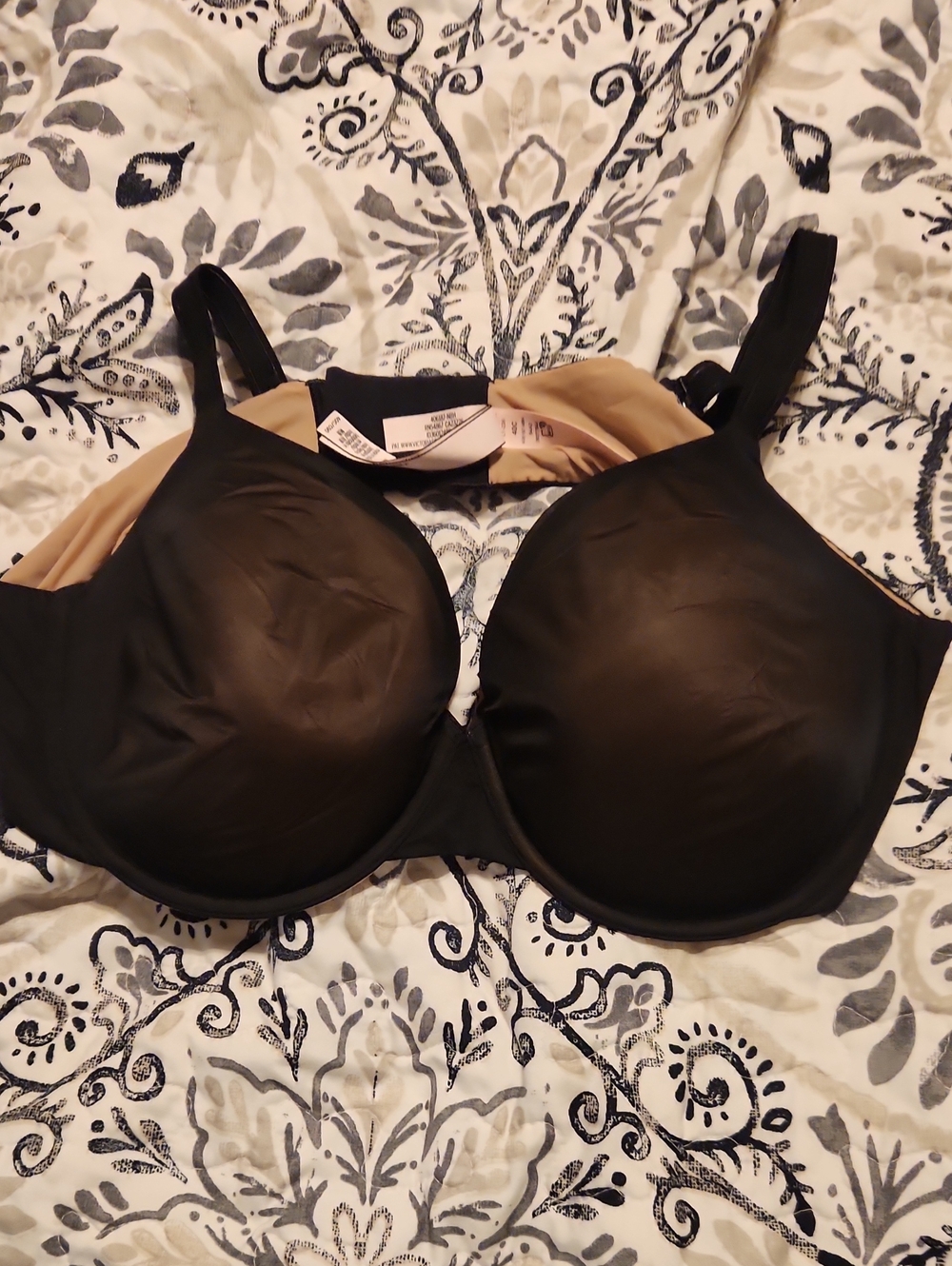 Like New Victoria's Secret Lined Perfect Coverage Mesh Illusion Bra